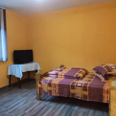 Villa Pensiunea Trei Brazi